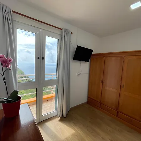 Infinite Balcony Arco da Calheta (Madeira)